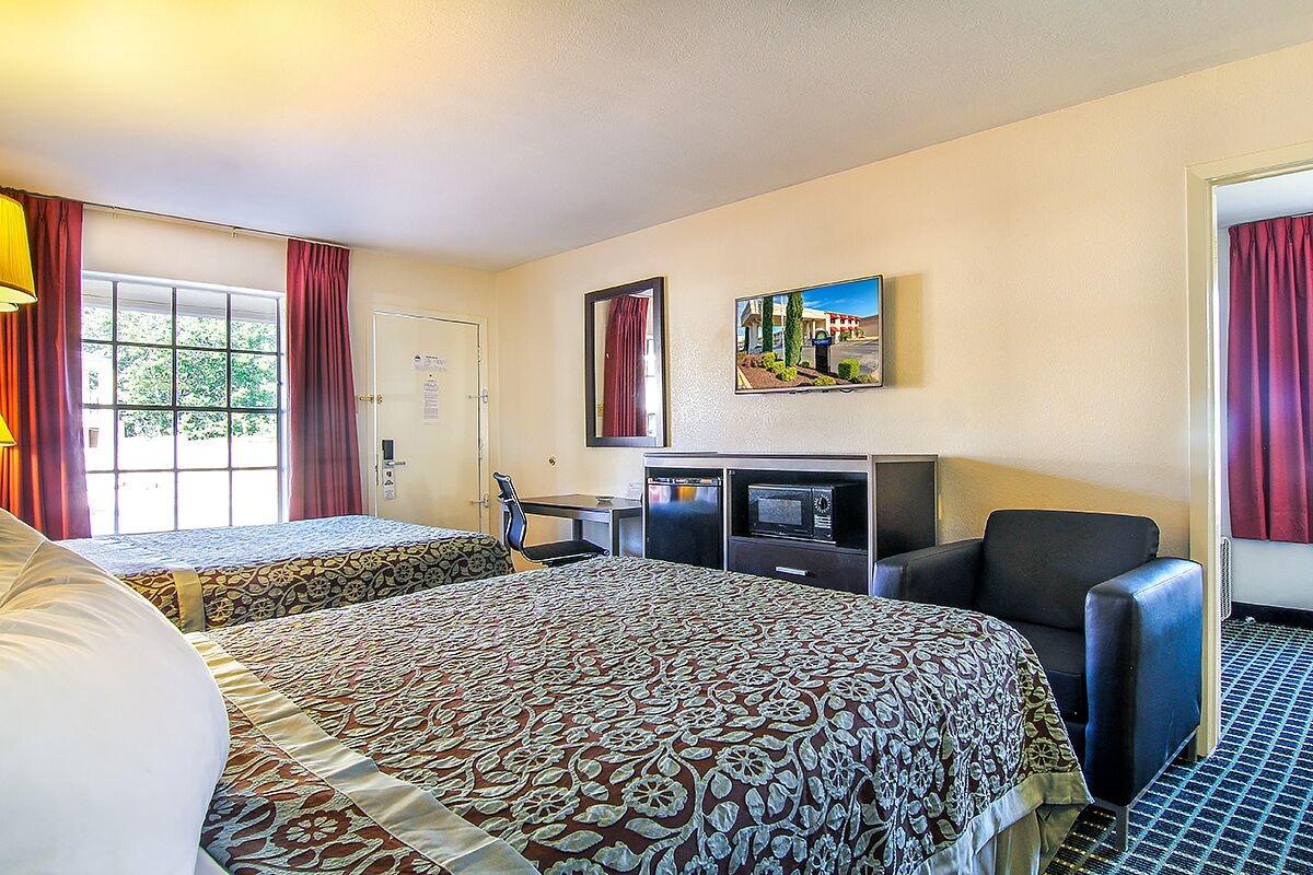 Days Inn By Wyndham Market Center Dallas Love Field Екстер'єр фото