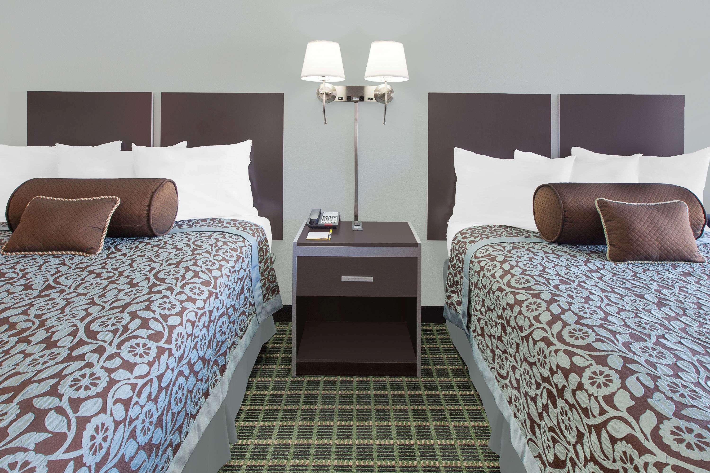 Days Inn By Wyndham Market Center Dallas Love Field Екстер'єр фото